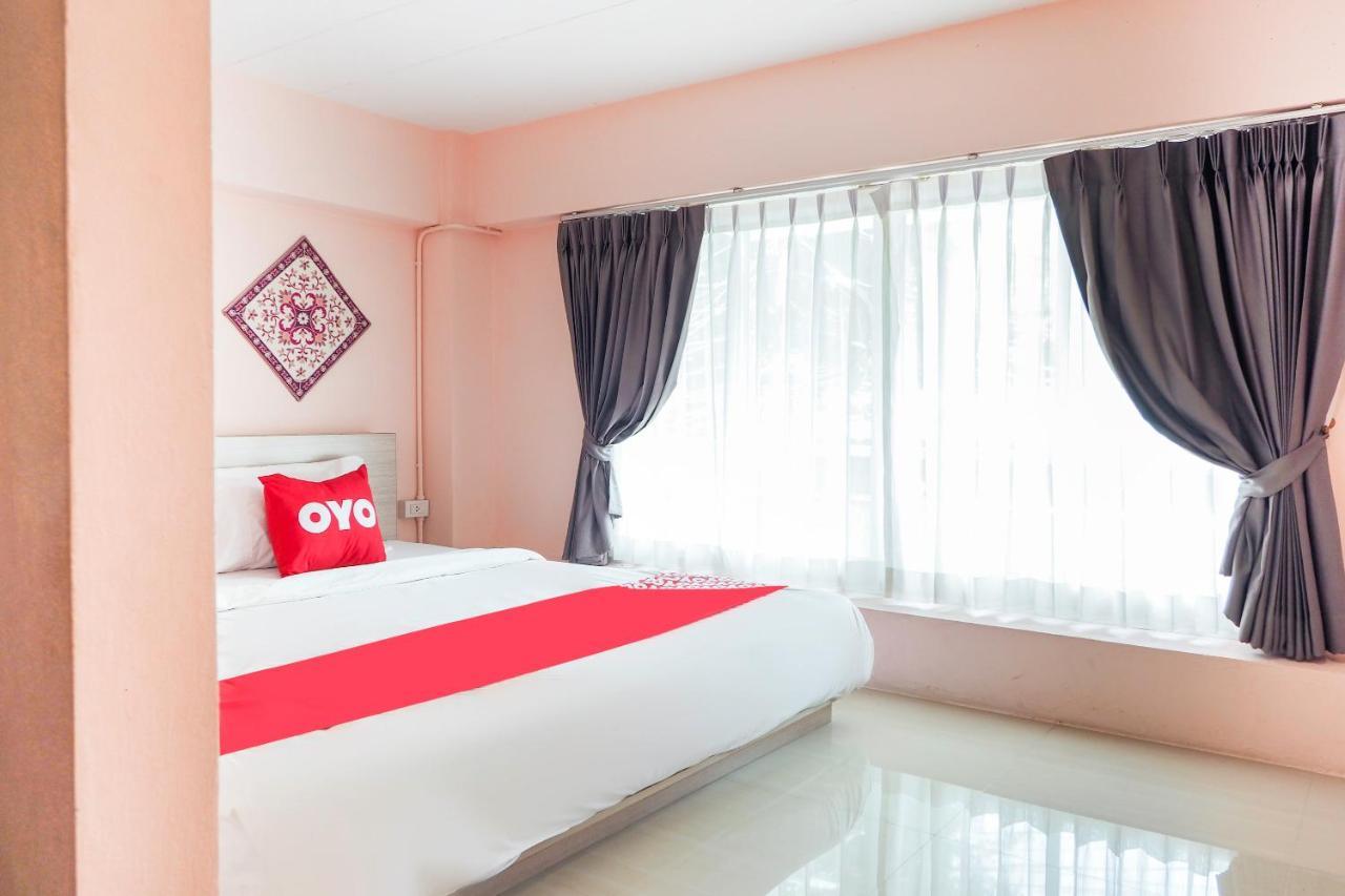 Oyo 983 The Private Hotel Chiang Mai Eksteriør billede